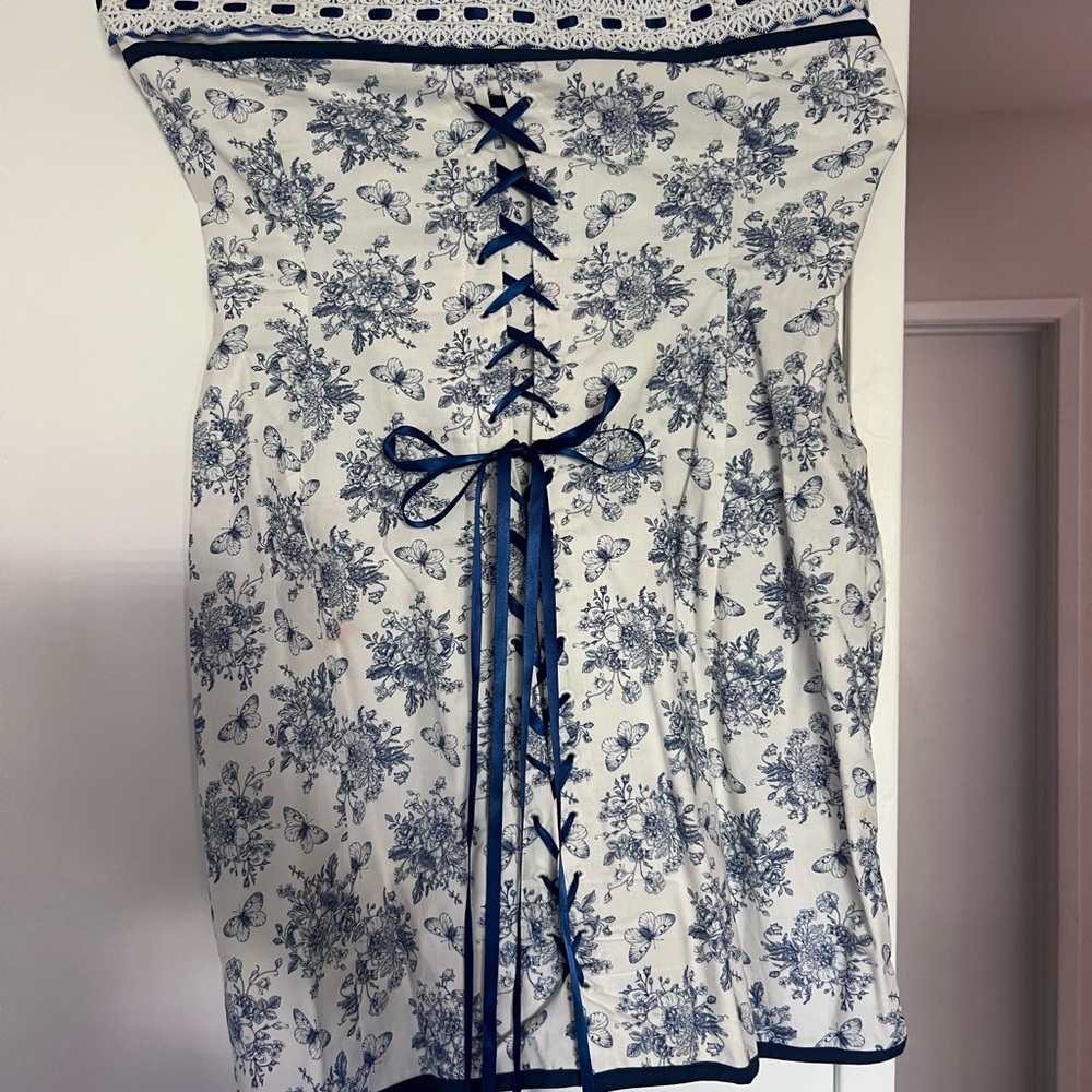 With Jean Sabrin Dress | Toile Papillon - Picture 6 of 8